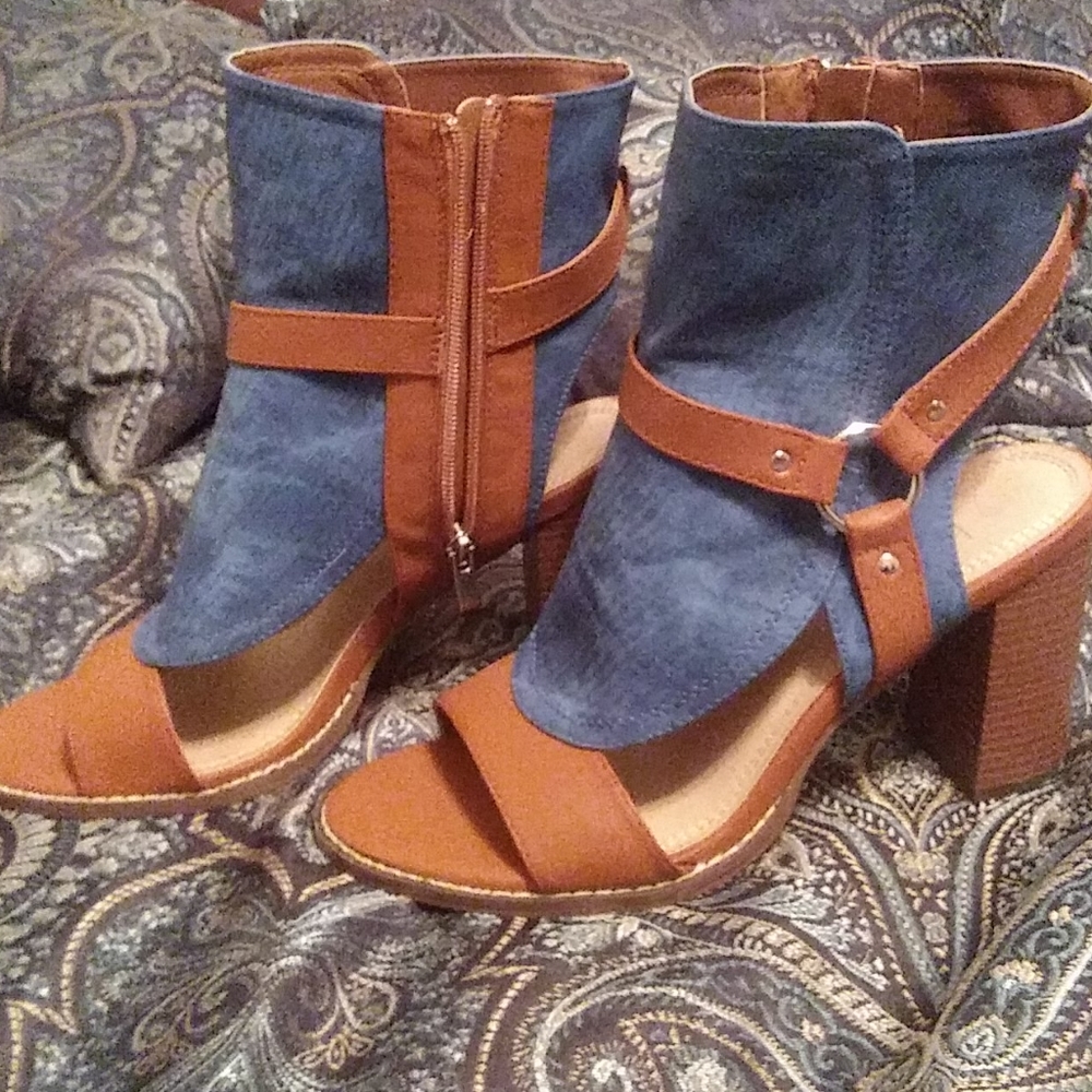 Shoes - Picture 2 of 3